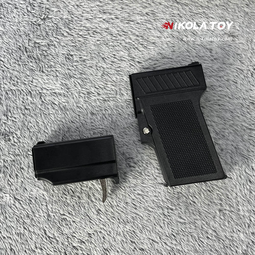 Split gun type cigarette box lighter