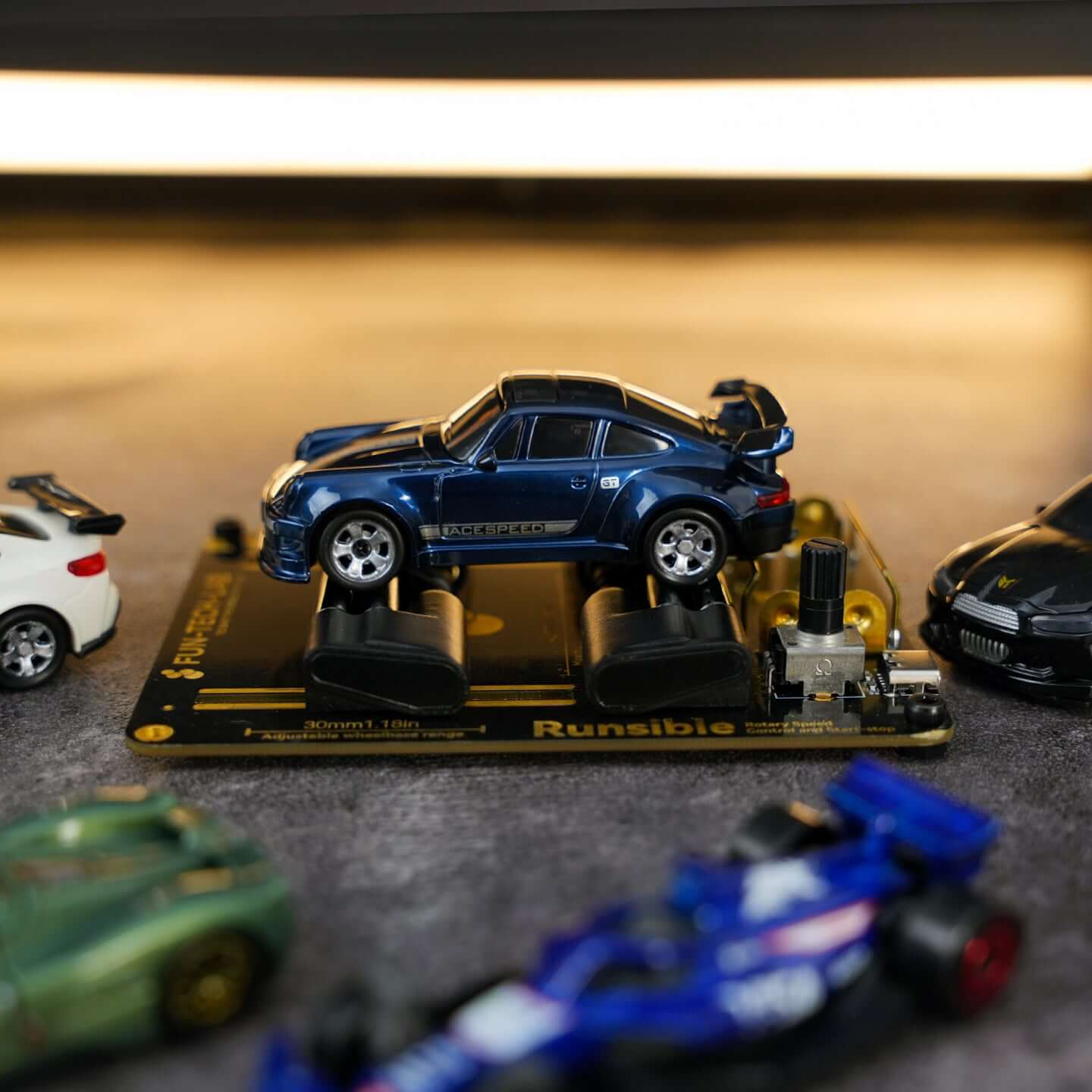 1:64 Desktop Car Model Horsepower Test Machine RUNSIBLE 64