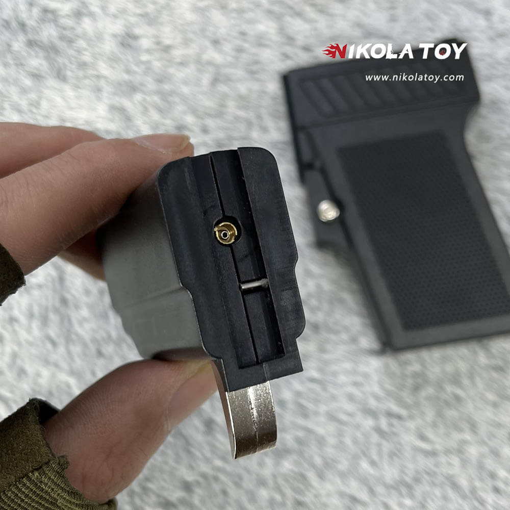 Split gun type cigarette box lighter