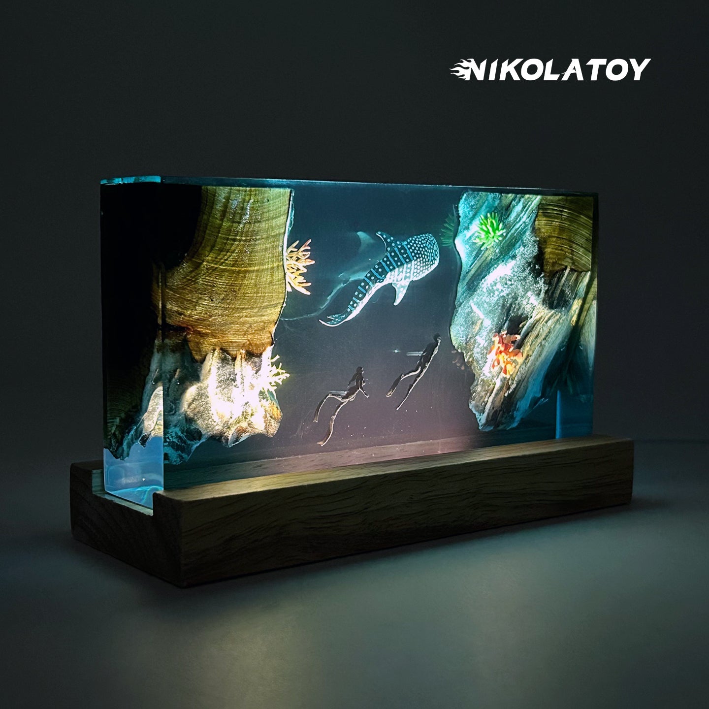 Creative Resin Night Light Desktop Ornament - The Underwater World