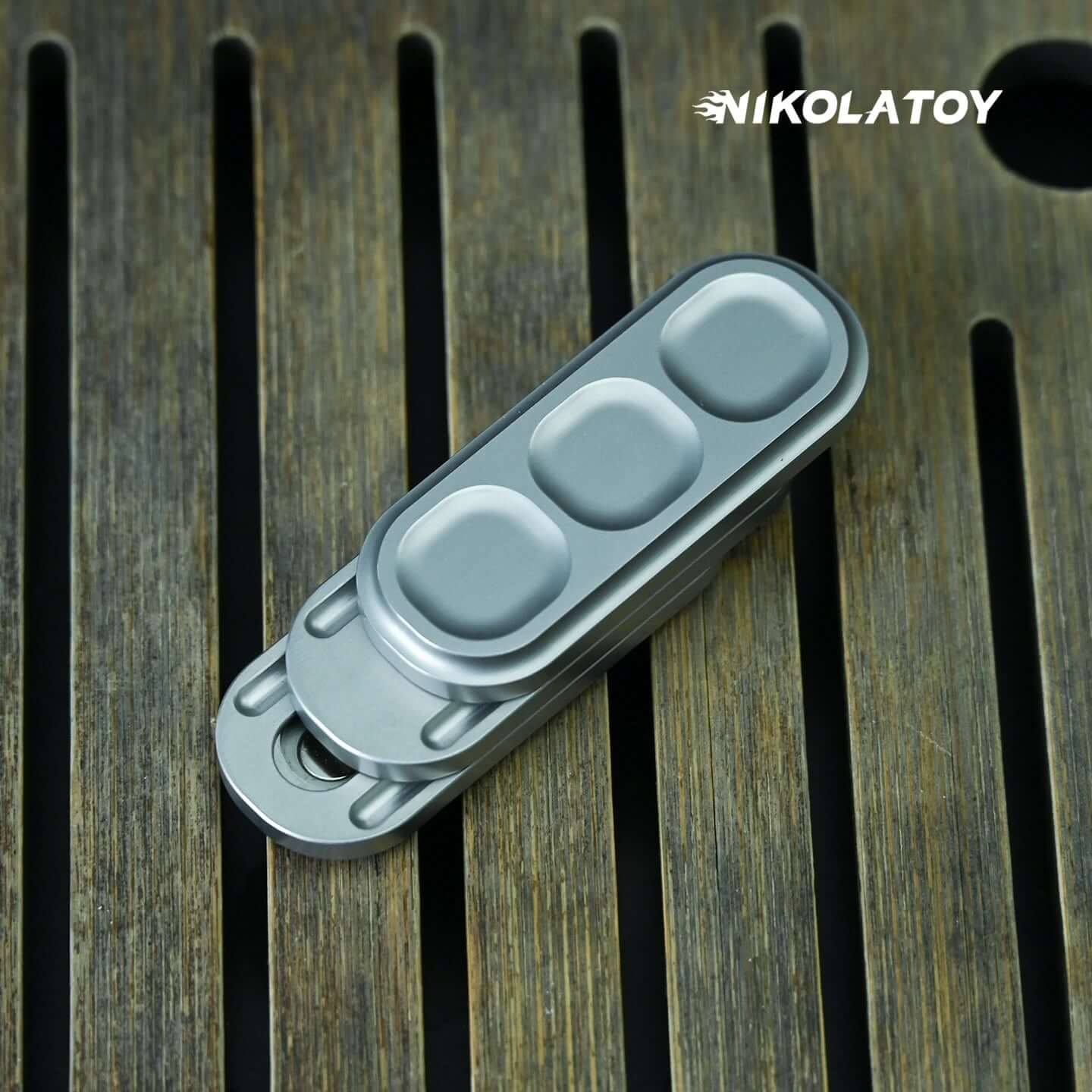 EDC Fidget Toys - Pea Push Card