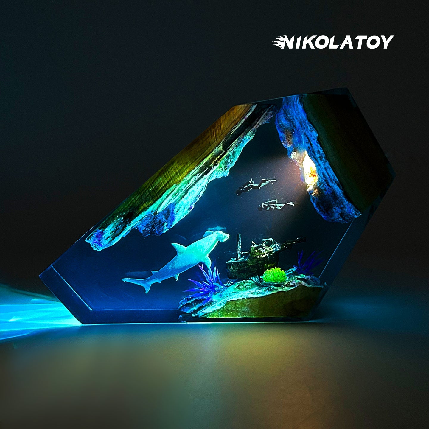 Creative Resin Night Light Desktop Ornament - The Underwater World