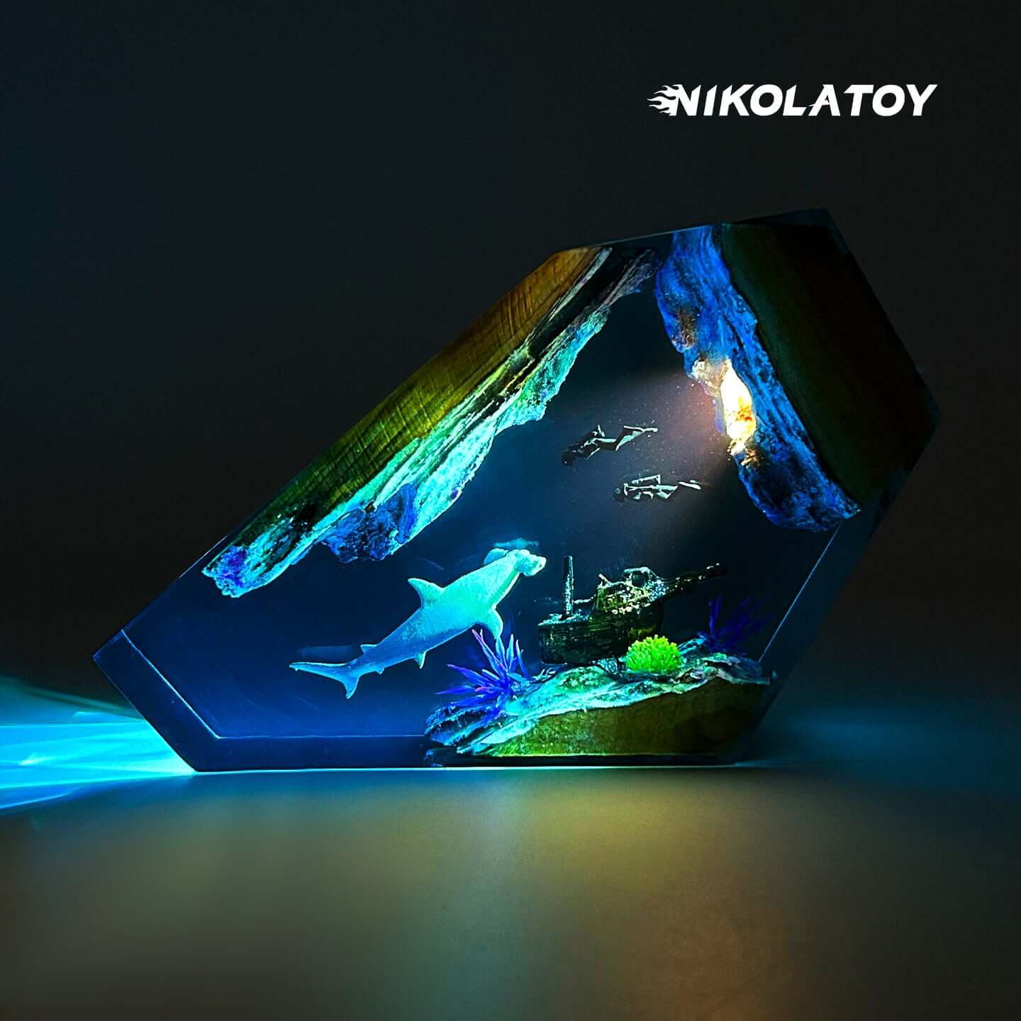 Creative Resin Night Light Desktop Ornament - The Underwater World