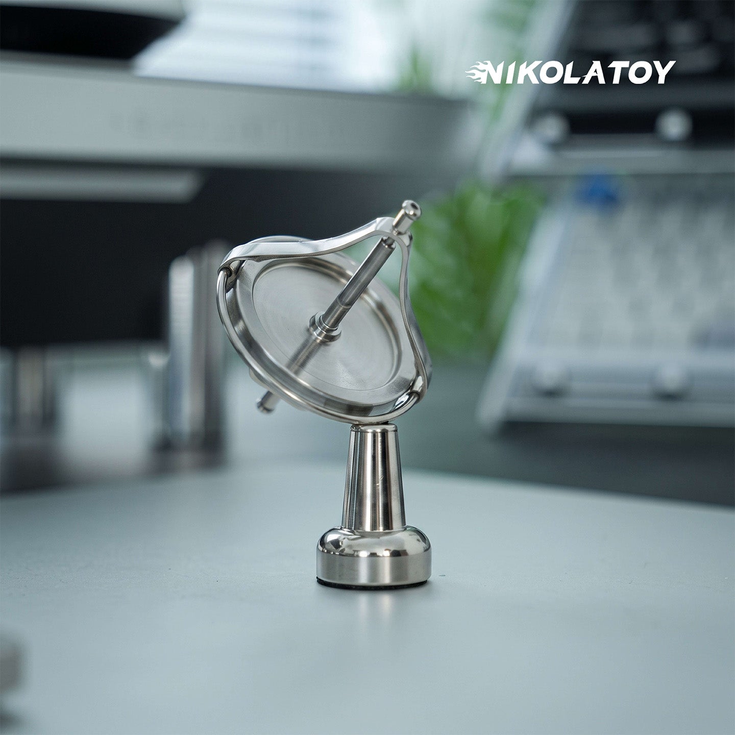 Metal Anti‑Gravity Gyroscope Desktop Physics Toy