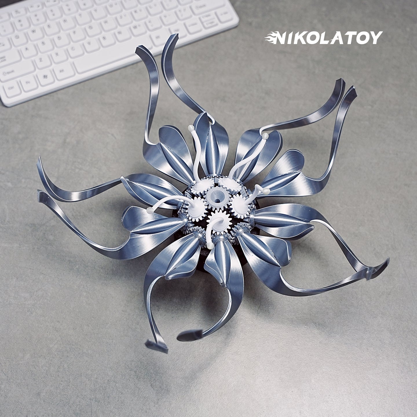 NIKOLATOY®Mechanical Flowers - Inspired by Saatchi Gallery