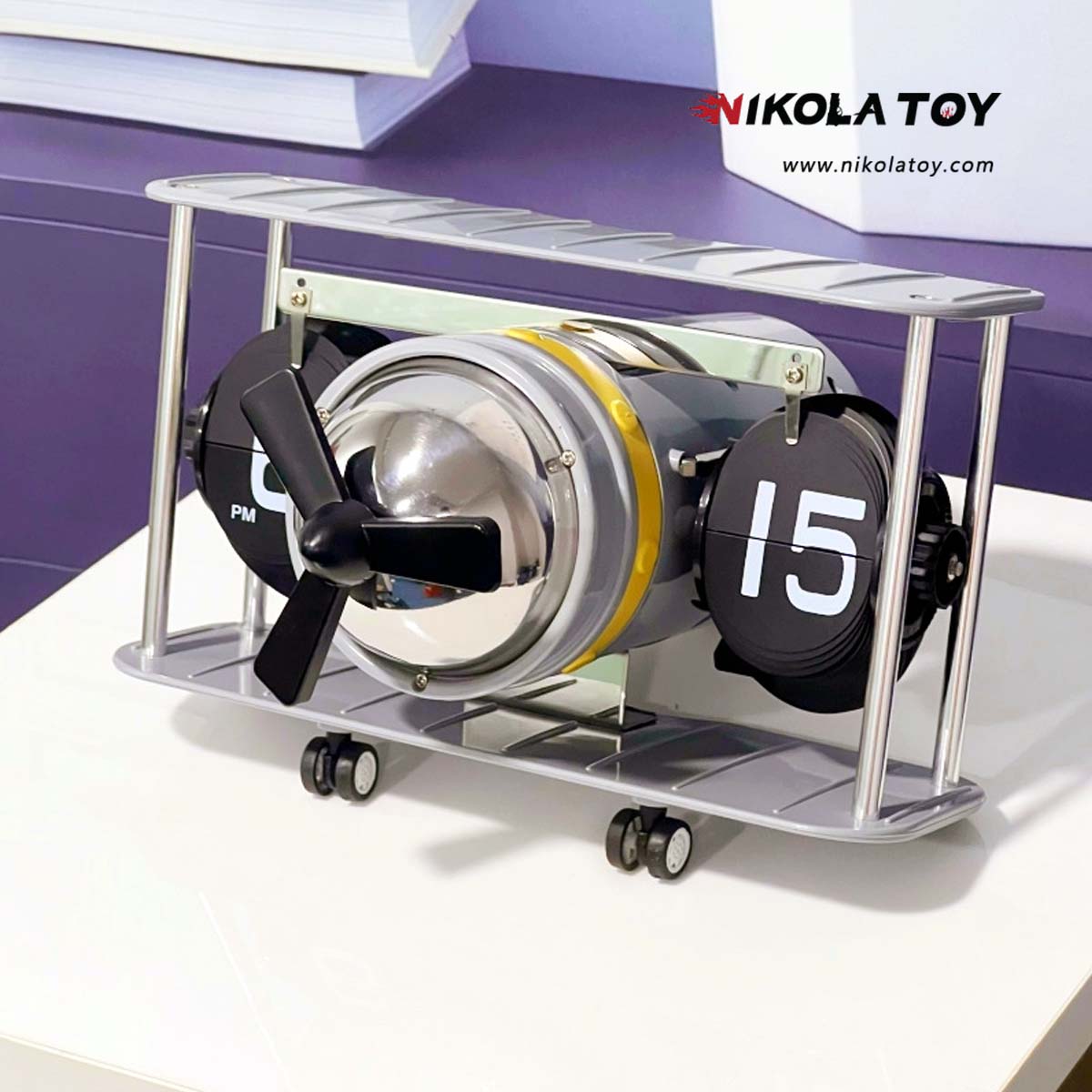 Creative Fighter Flip Clock - Nikola Toy