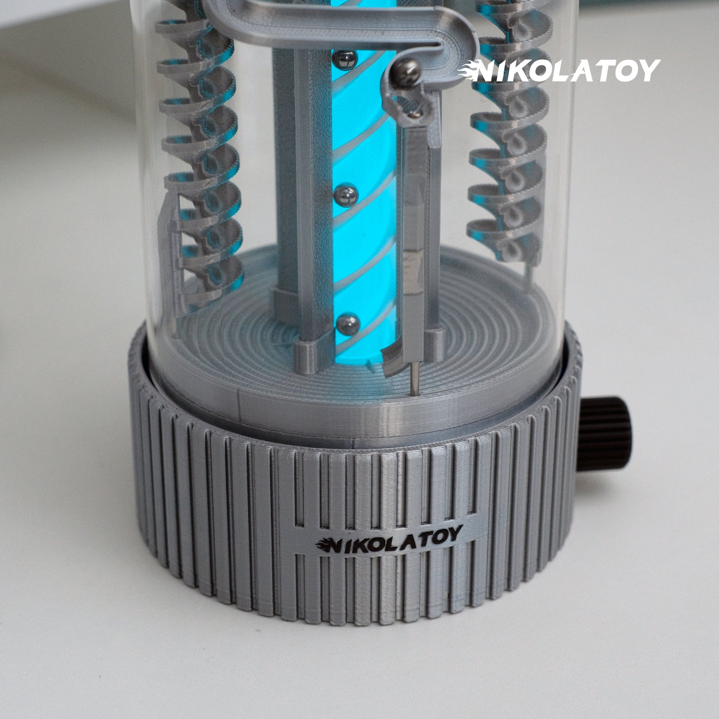 NIKOLATOY®Creative EDC Spinning Pinball RGB Desktop Night Light